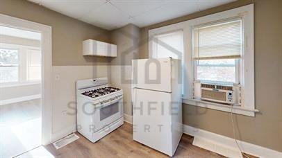 222 Linden Ave #2 - Photo 2 of 6