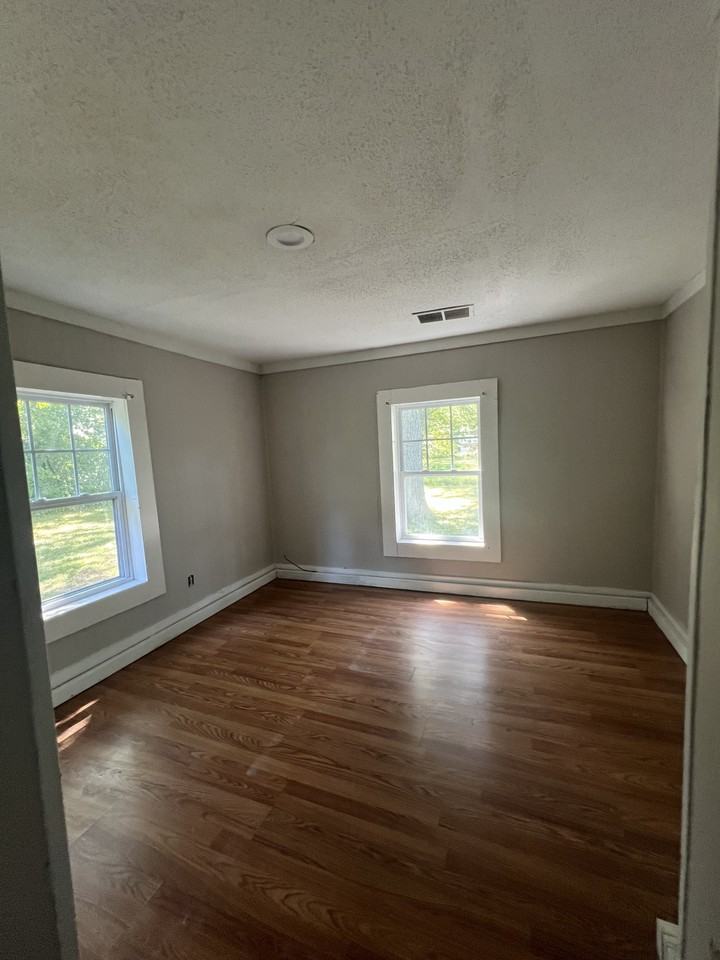 420 Shelton St #1 - Photo 5 of 6