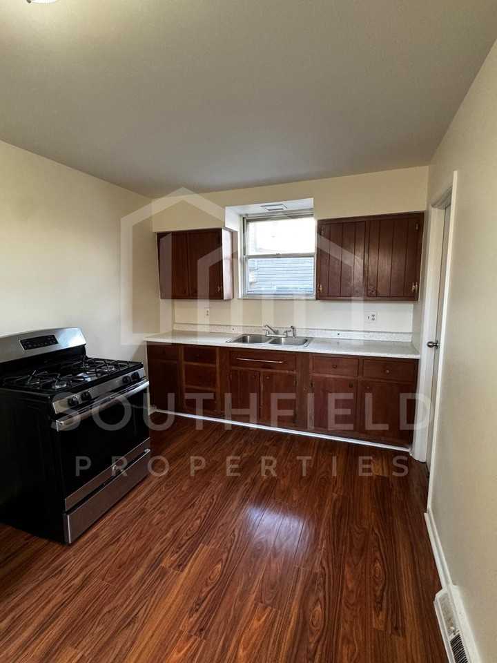 3735 Lovell Ave #3 - Photo 6 of 7