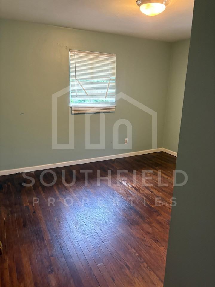 833 Seton Ave #2 - Photo 3 of 7