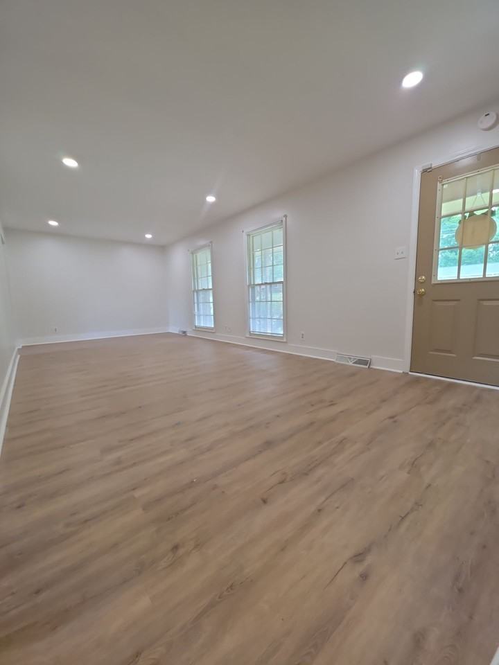 2613 Skyline Dr Nw #1 - Photo 2 of 21