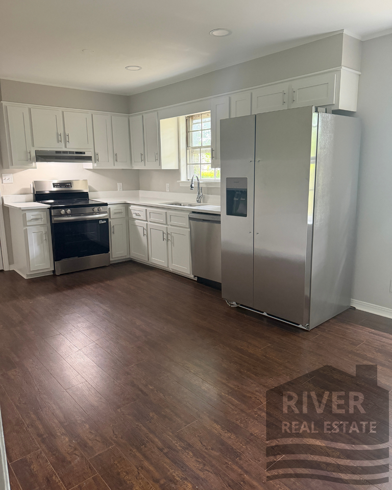 150 Shelia St #1 - Photo 2 of 10