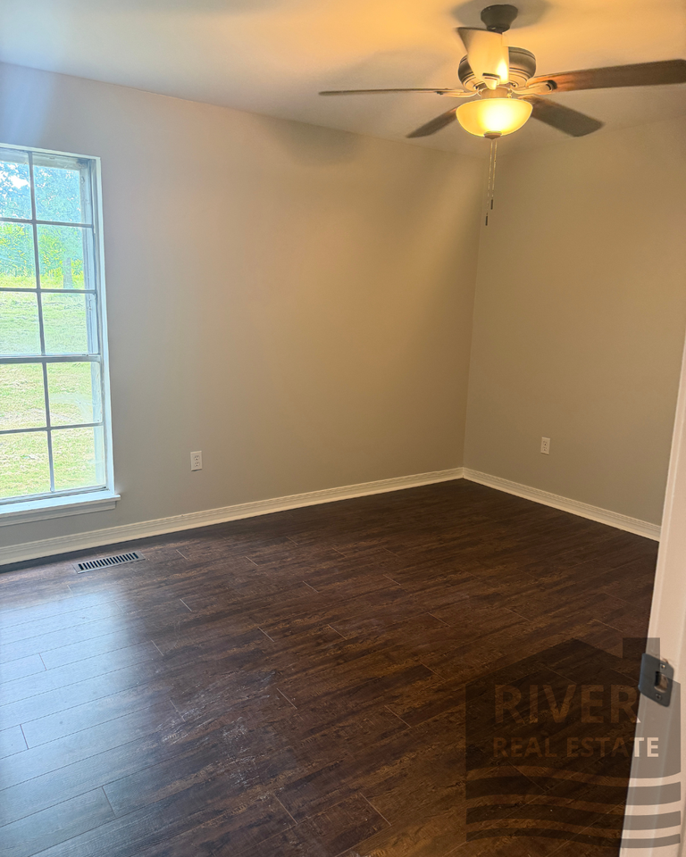 150 Shelia St #1 - Photo 7 of 9