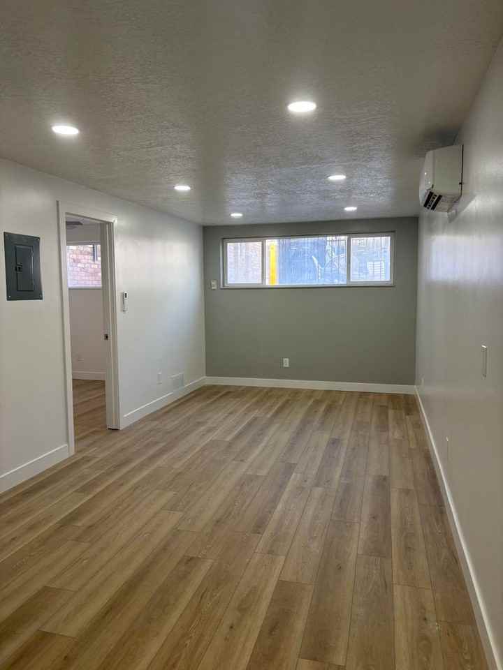 Victoria Canyon Apartments - Photo 3 of 33