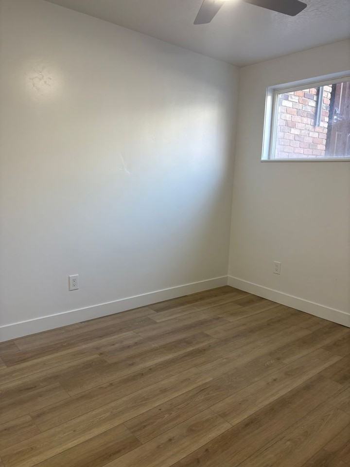 Victoria Canyon Apartments - Photo 6 of 33
