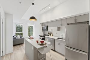 featured image of 166 College Ave W