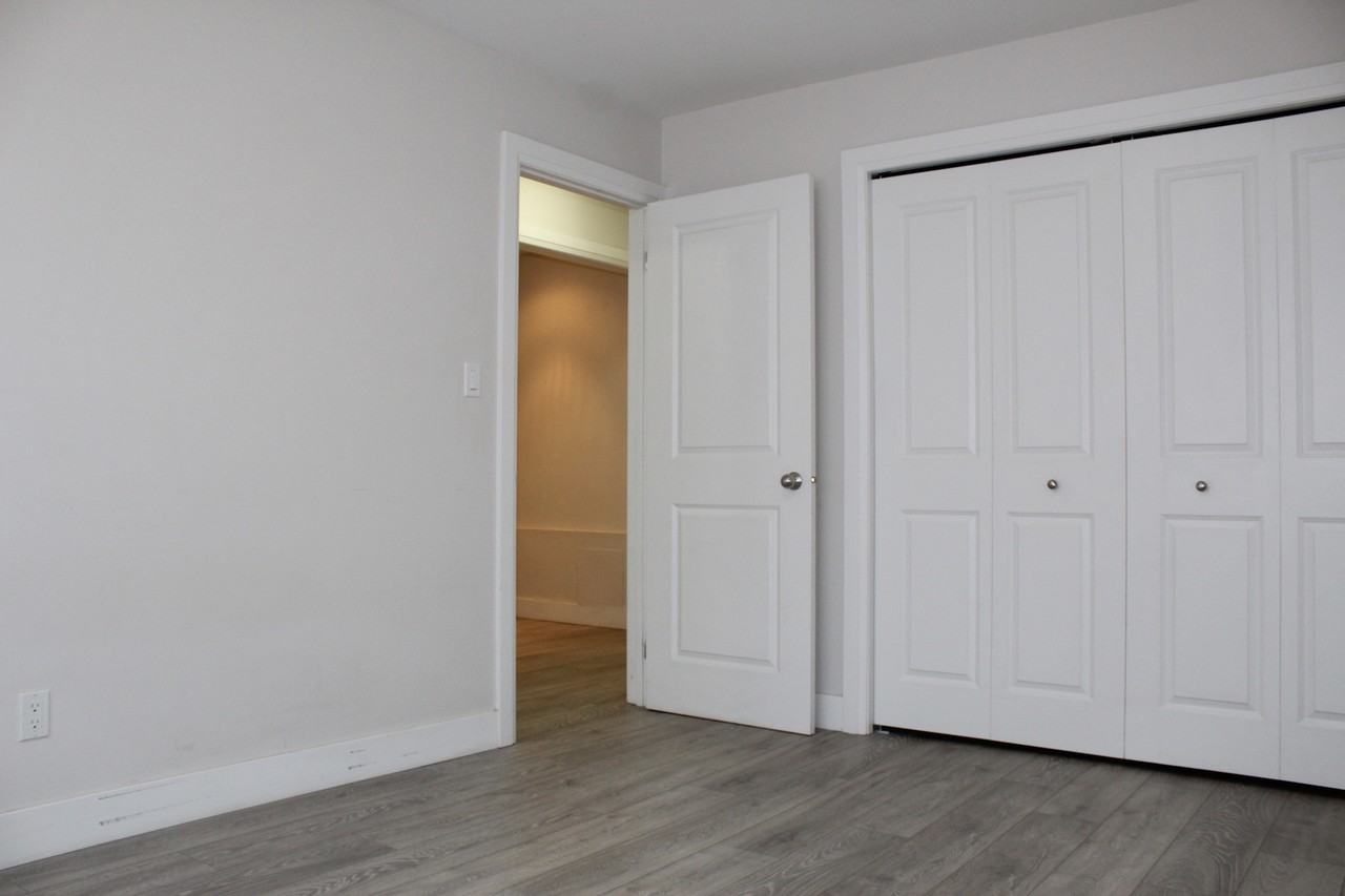 Jay's Place - Photo 5 of 22