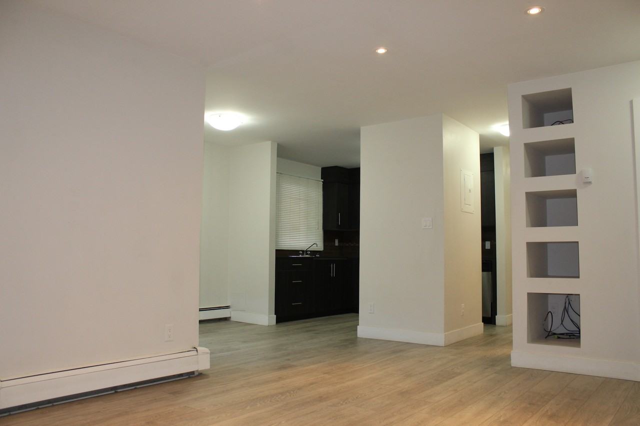 Jay's Place - Photo 6 of 22