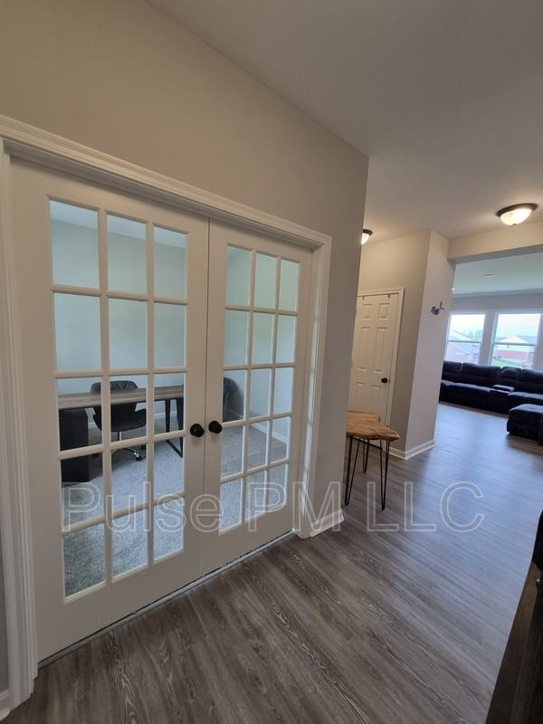 6179 Ballyshannon Dr - Photo 7 of 50