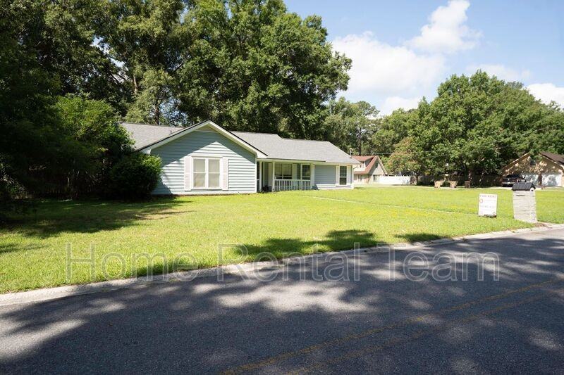 251 Boyd Dr - Photo 3 of 4