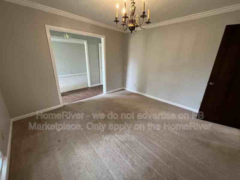 2224 W Aberdeen Dr - Photo 3 of 19