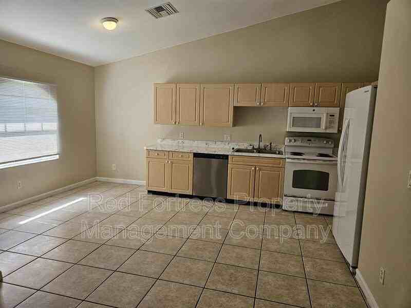 104 Gordon Ave S - Photo 2 of 8