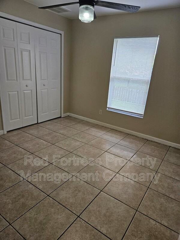 104 Gordon Ave S - Photo 4 of 8