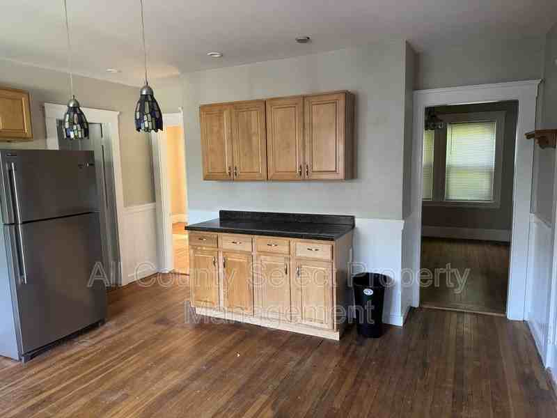 195 Jefferson Ave #1 - Photo 7 of 16