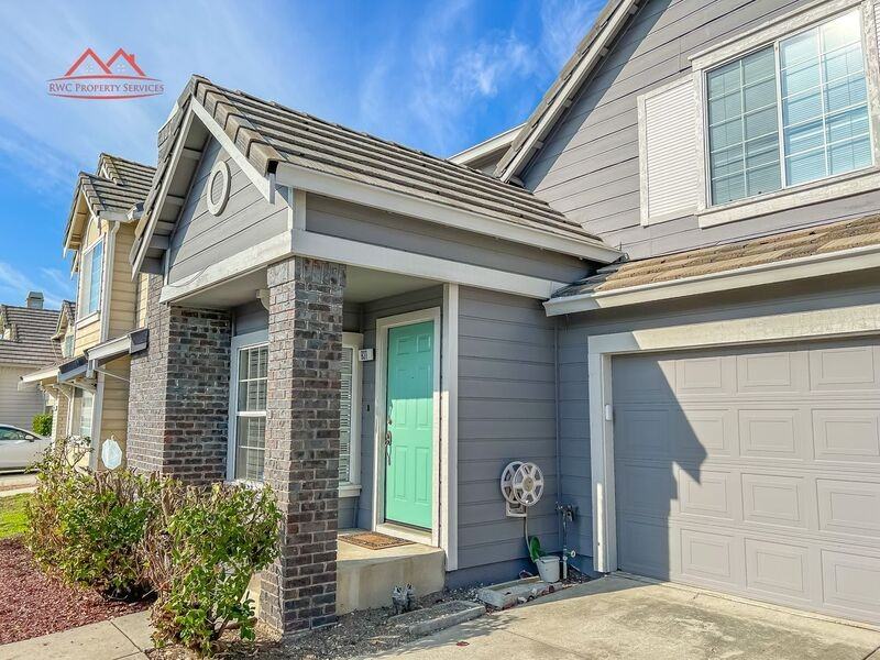 931 Coventry Cir - Photo 4 of 29