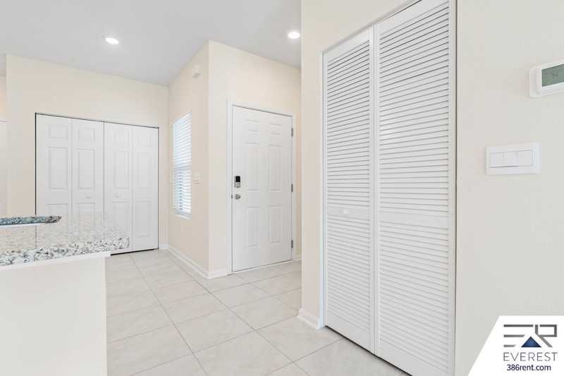41 Temple Dr - Photo 5 of 39