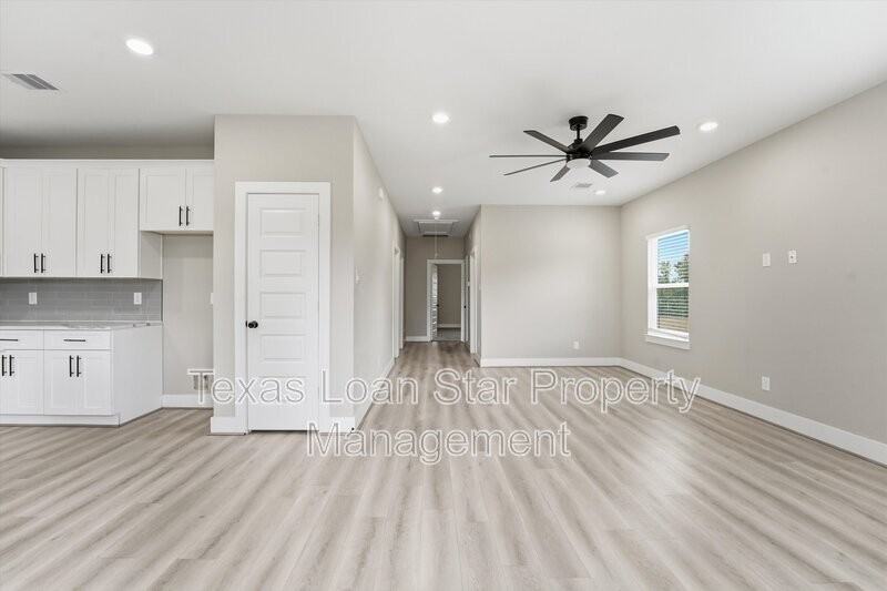 3107 Grassmere St #B - Photo 5 of 27