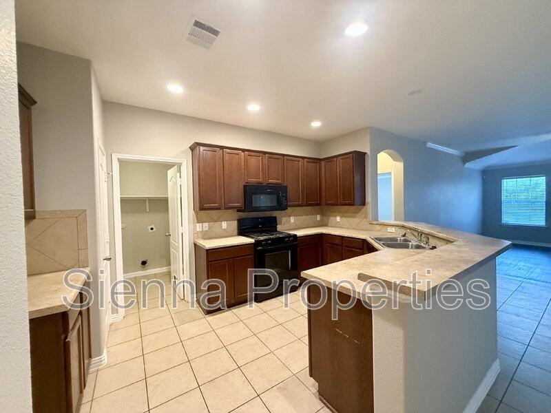 1178 Clark Brothers Dr - Photo 4 of 17