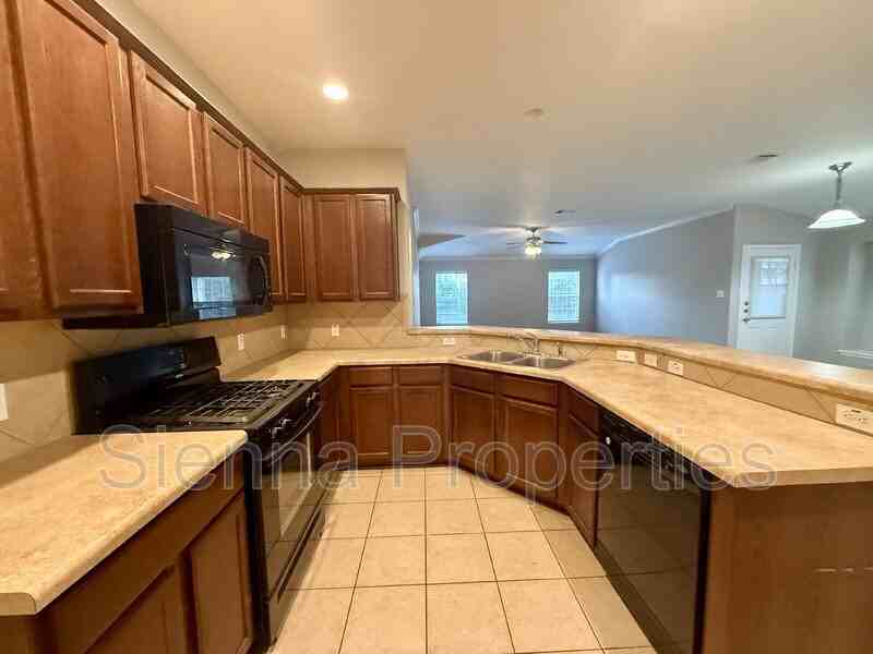 1178 Clark Brothers Dr - Photo 5 of 17