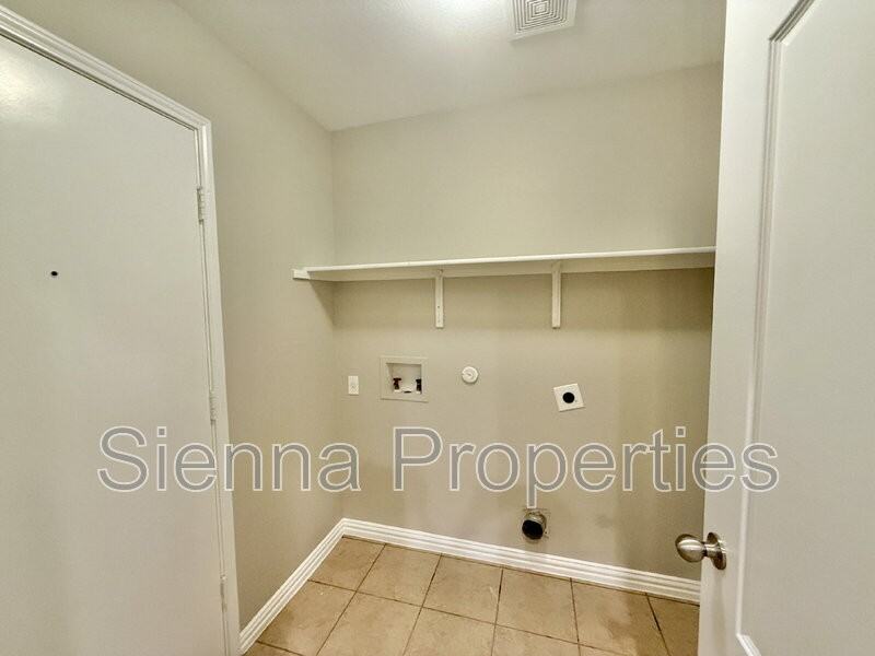1178 Clark Brothers Dr - Photo 6 of 17