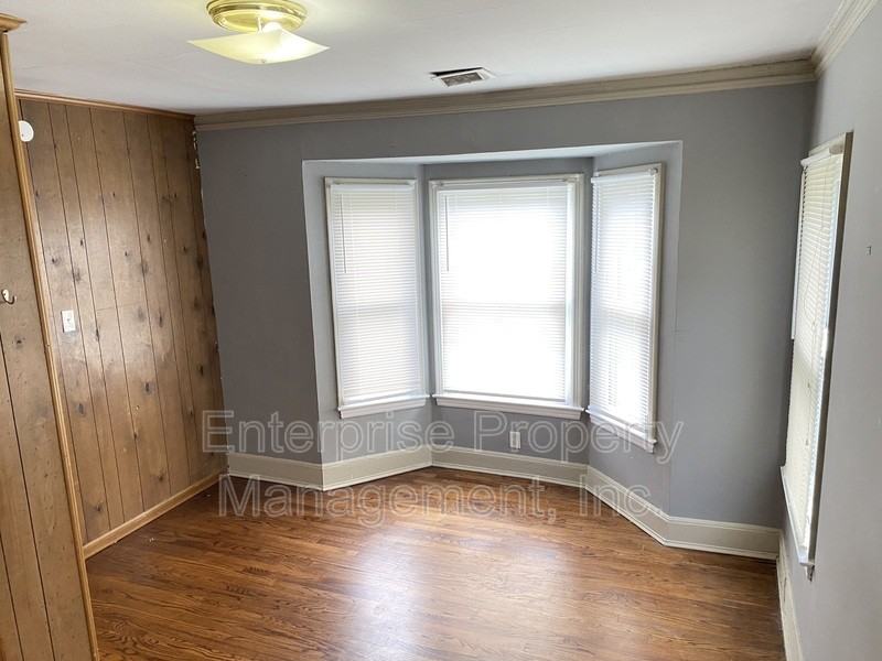 605 Houston St - Photo 6 of 40