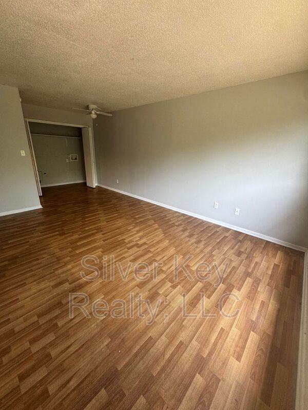 311 Sunset Dr #1 - Photo 2 of 10