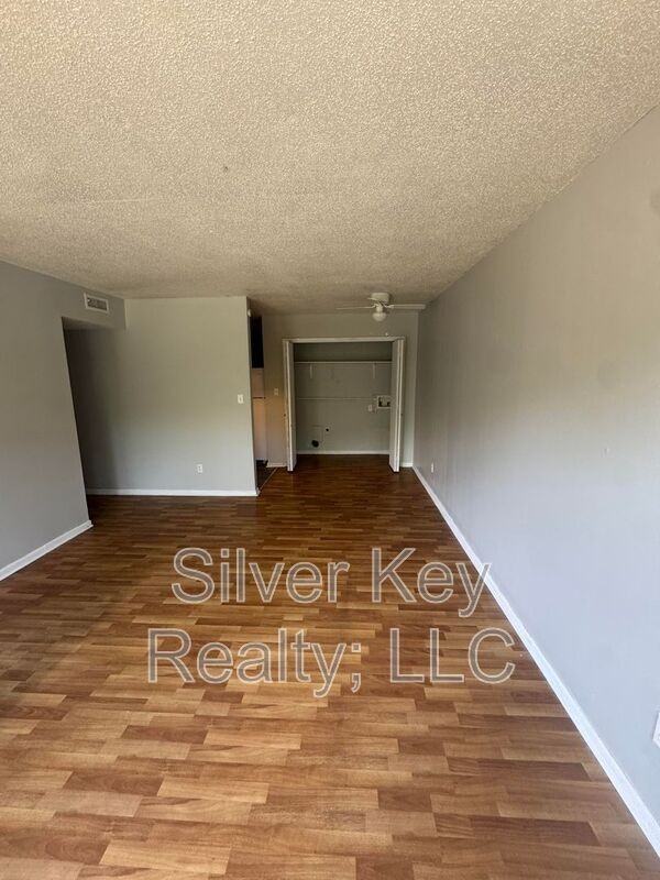 311 Sunset Dr #1 - Photo 3 of 10