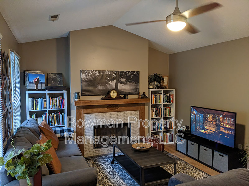 155 Rachel Way - Photo 2 of 23