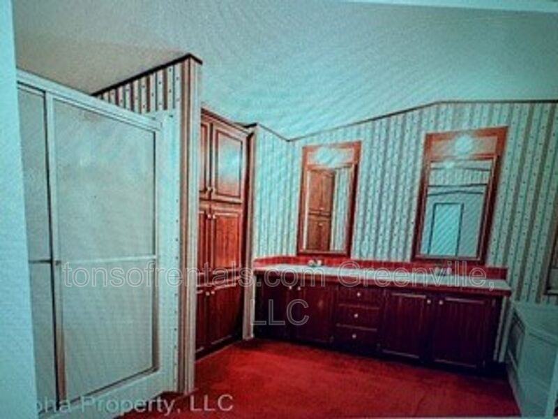 255 Pine Dr - Photo 4 of 9