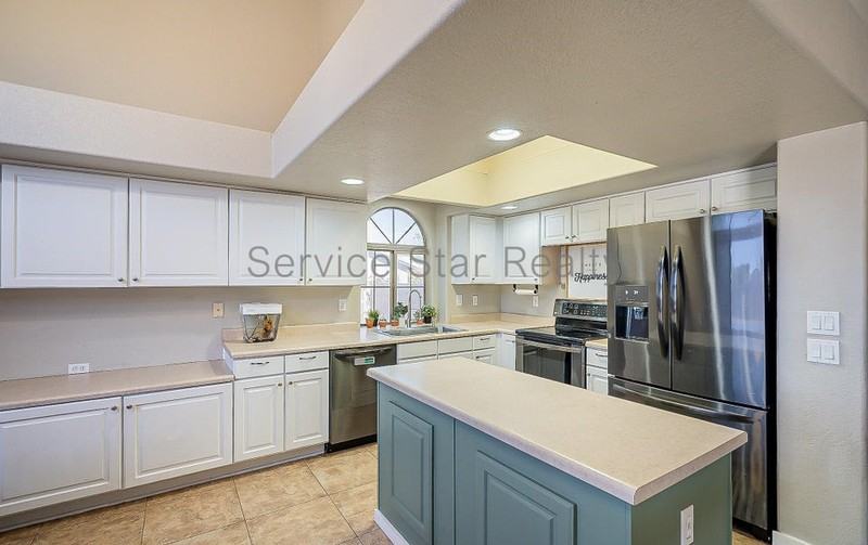 1006 N 92nd Cir - Photo 3 of 7