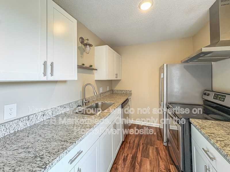 210 Buena Vista Dr #4 - Photo 4 of 20