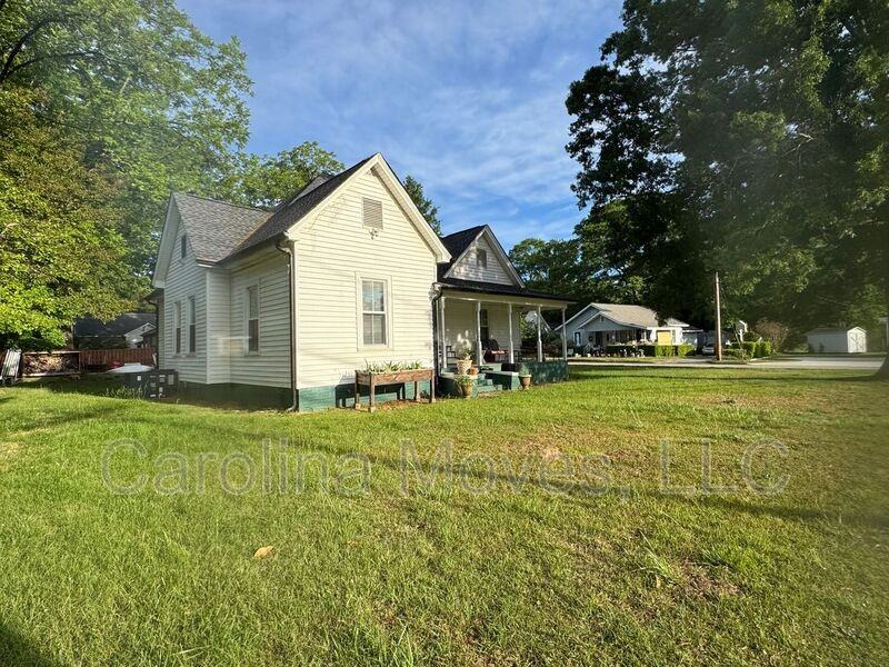 200 Pelham St - Photo 2 of 30