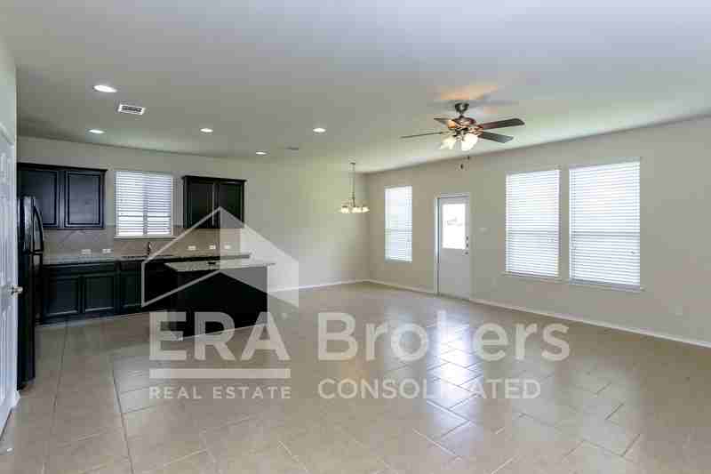 8918 Night View Dr - Photo 3 of 24