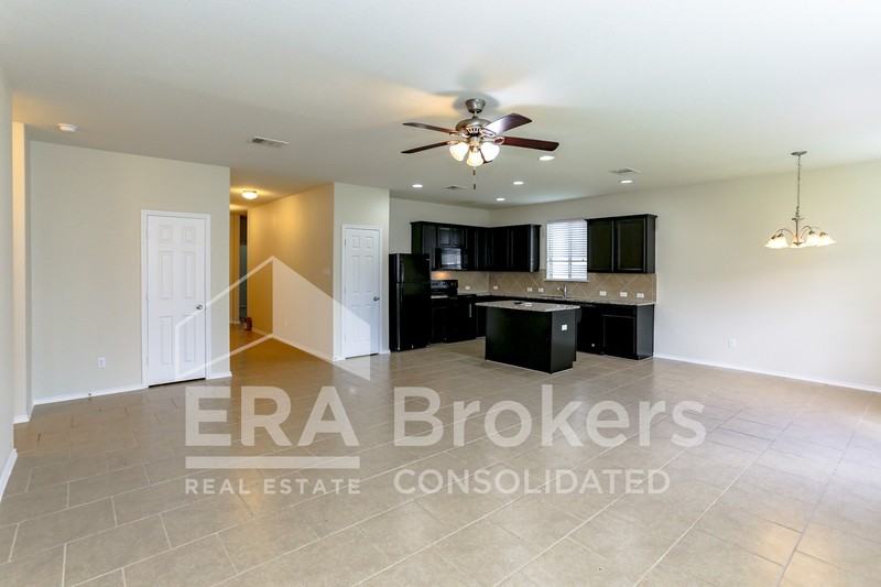 8918 Night View Dr - Photo 4 of 24