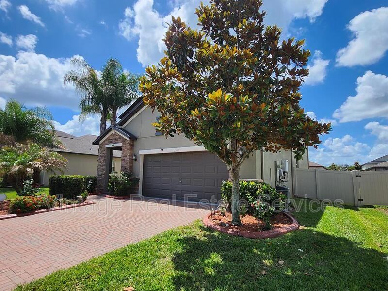 25188 Lambrusco Loop - Photo 3 of 48