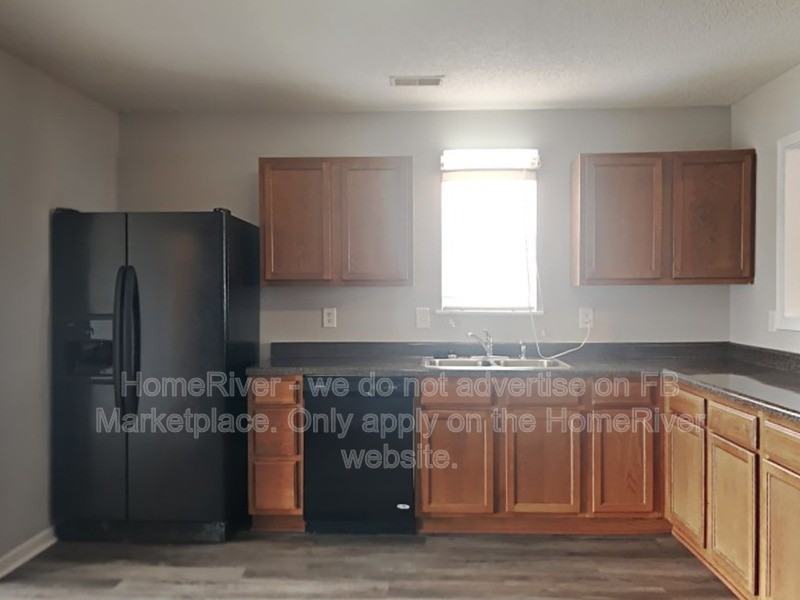 1784 Polaris Dr - Photo 6 of 28