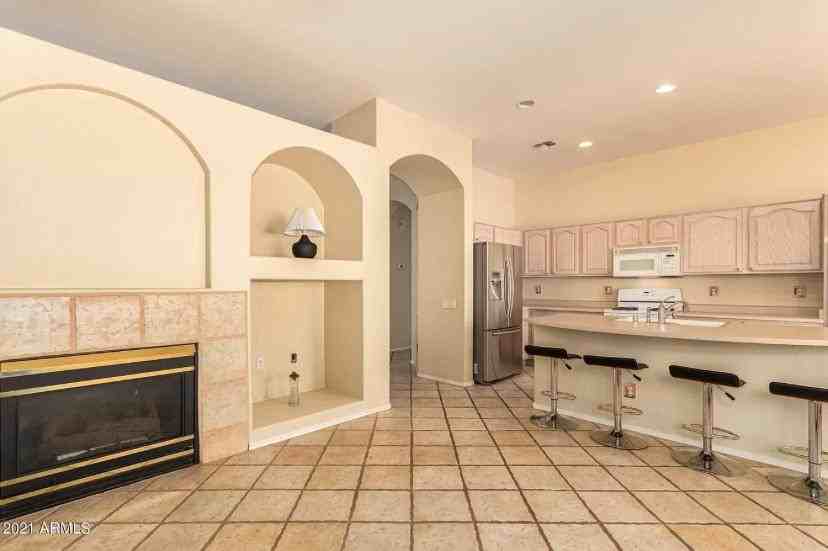 4532 East Rowel Road - Photo 7 of 17