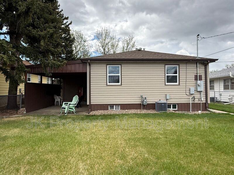 3005 7th Ave N - Photo 3 of 31