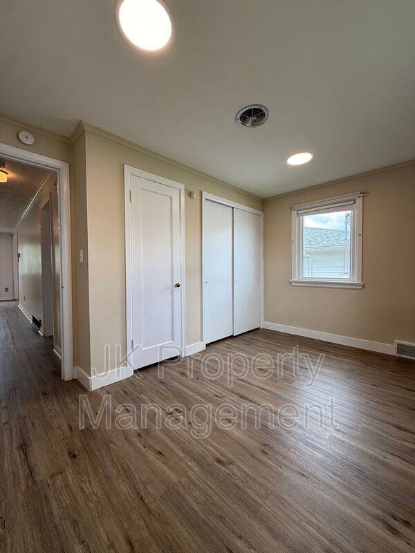 3005 7th Ave N - Photo 7 of 31