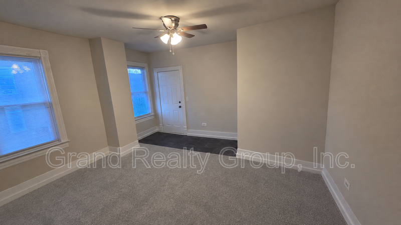 129 Cedar Ave #2R - Photo 2 of 12