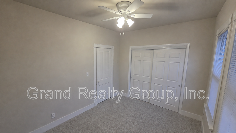 129 Cedar Ave #2R - Photo 6 of 12