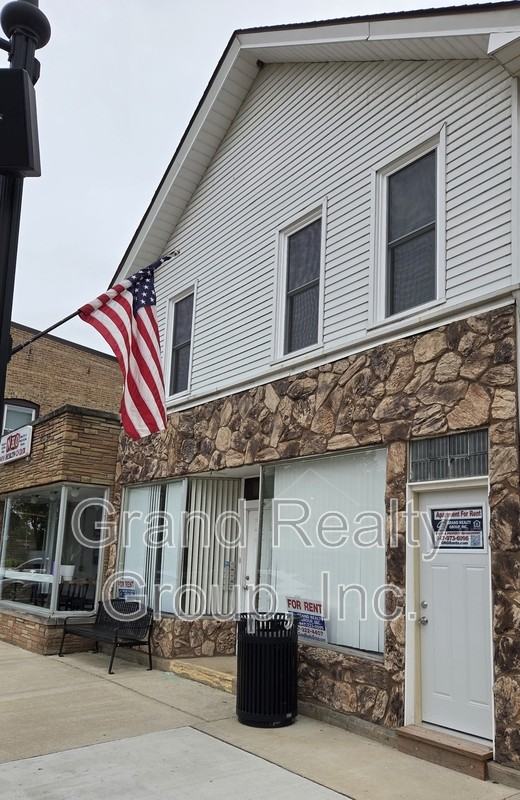 129 Cedar Ave #2F