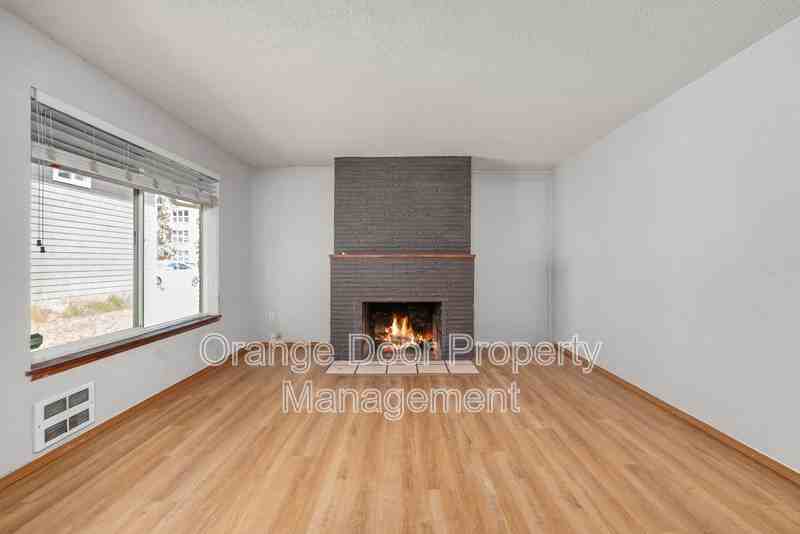 712 127th St S #1 - Photo 2 of 30