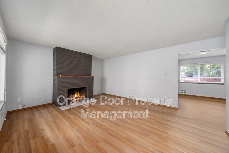 712 127th St S #1 - Photo 3 of 30
