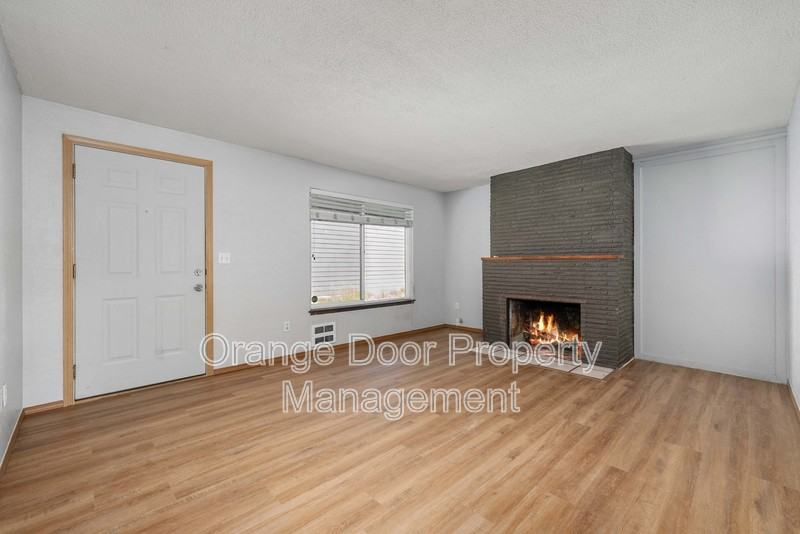 712 127th St S #1 - Photo 4 of 30