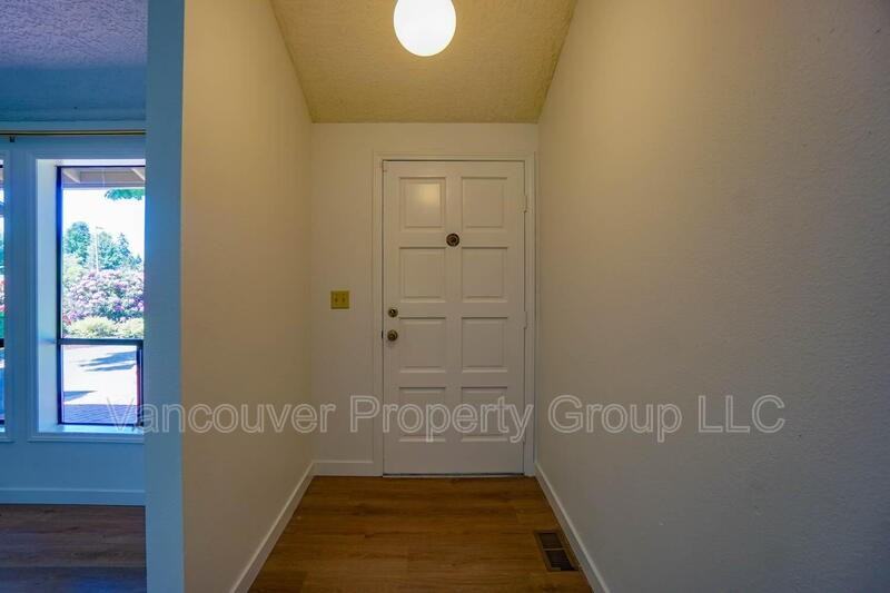 3011 Ne 113th St - Photo 6 of 44