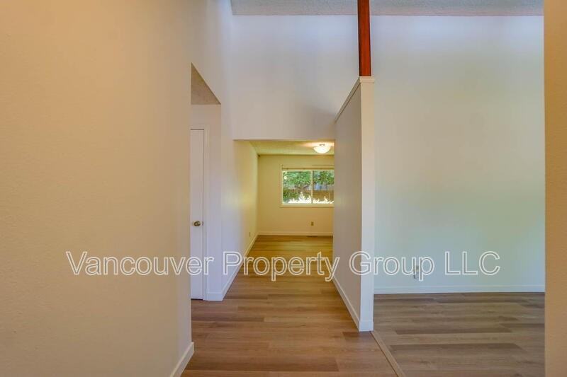 3011 Ne 113th St - Photo 7 of 44