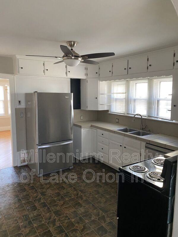 74 E Iroquois Rd - Photo 7 of 21