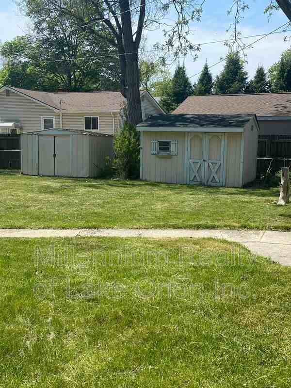 85 E Beverly Ave - Photo 2 of 14