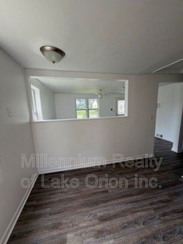 85 E Beverly Ave - Photo 3 of 14